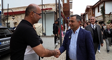 BAŞKAN ADAYI NİYAZİ NEFİ KARA ANTİK SİDE ESNAFINI ZİYARET ETTİ