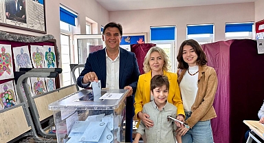 Başkan Karaca oyunu kullandı