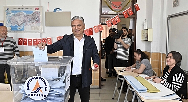 Başkan Uysal, oyunu kullandı