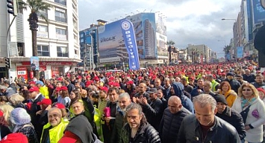 İzmir'de TİS krizi: Yüzlerce belediye işçisi sokağa indi