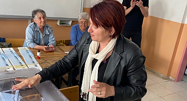 Karaburun Belediye Başkanı İlkay Girgin Erdoğan oyunu kullandı