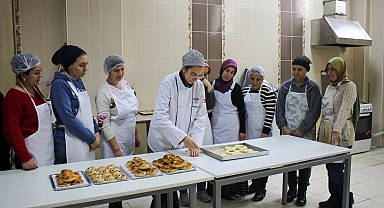 Karşıyaka Belediyesi’nden kadın istihdamına destek kursları