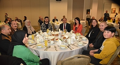 Karşıyaka protokolü şehit ve gazi aileleri ile birlikte iftar yaptı