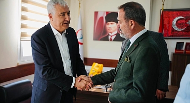 Mehmet Türkmen'den Sağlık Çalışanlarına Anlamlı Ziyaret