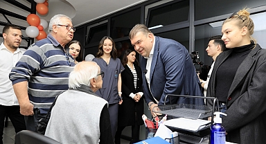 Seferihisar’da emeklilerin hesabına 2 bin TL yattı