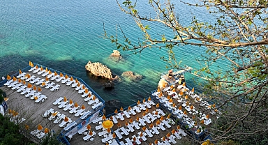 Antalya Muratpaşa'da dünyaca ünlü ama ücretsiz plaj