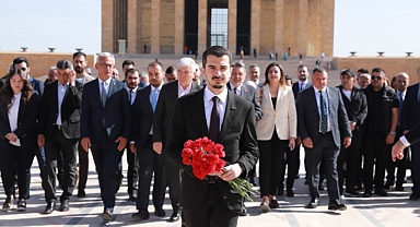BAŞKAN GÜNER’İN İLK ZİYARETİ ANITKABİR'E OLDU