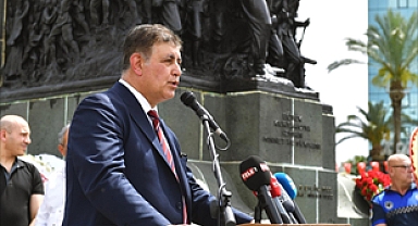 Başkan Tugay CHP'nin 23 Nisan törenine katıldı