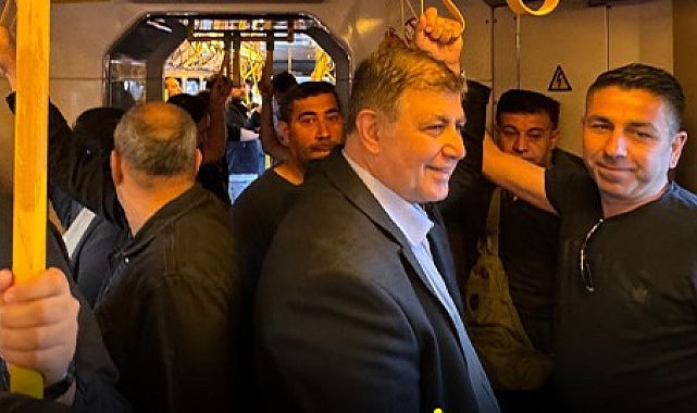 Başkan Tugay İZBAN ve Metro'ya bindi şikayetleri dinledi