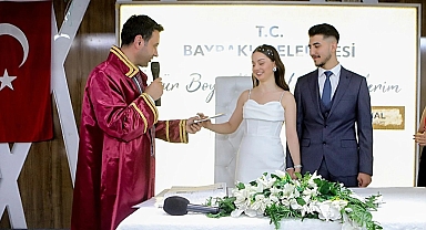 Bayraklı Belediye Başkanı Önal, Genç Çiftlerin Mutluluğuna Ortak Oldu