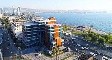 Bayraklı Belediyesi'nde işçi çıkarma krizi tatlıya bağlandı