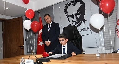 Bornova'da küçük başkandan çocuk hakları ve Filistin mesajı
