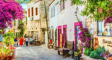 Çeşme yaz sezonuna hazırlanıyor! Yeni açılacak mekanlar nereler?