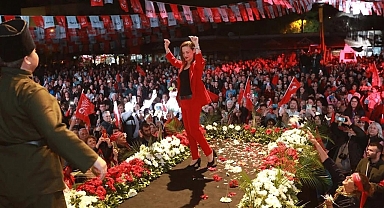 CHP'li Başkanların Zafer Coşkusu Renkli Kutlamalar ve Danslar!