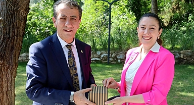 Efeler Belediye Başkanı Anıl Yetişkin, mahalle muhtarları ile bir araya geldi.