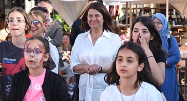 Foça’da çocuklar doyasıya eğlendi