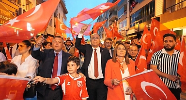Gaziemir'de coşku doruğa çıktı|23 Nisan Bayramı büyük bir kutlamayla karşılandı