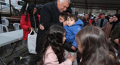 Geleceğimizin teminatı çocuklarımızın bayramı kutlu olsun!