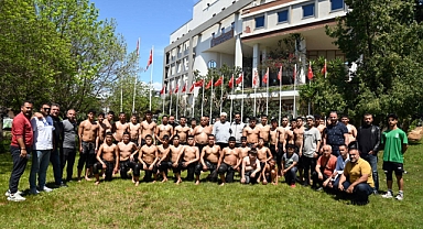 GELECEĞİN BAŞPEHLİVANLARI HAZIRLIKLARA DEVAM EDİYOR