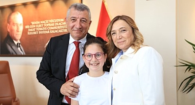 Güzelbahçe'de çocuk başkan koltuğa oturdu talimat verdi