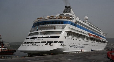 İzmir'e sezonun ilk kruvaziyeri geldi