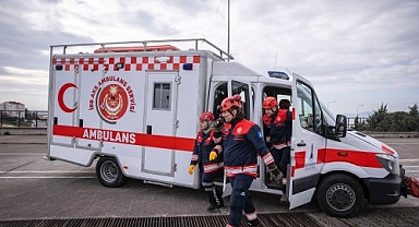 İzmir İtfaiyesinin özel donanımlı paramedikleri Türkiye’ye örnek oluyor