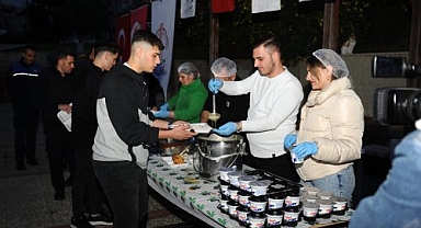 Karşıyaka Belediyesi Ramazan bereketini iftar sofrasına taşıdı