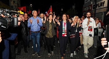 Karşıyaka’da Yıldız Ünsal’a muhteşem kutlama!