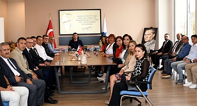 KUŞADASI PROTOKOLÜNDEN BAŞKAN ÖMER GÜNEL’E TEBRİK ZİYARETİ