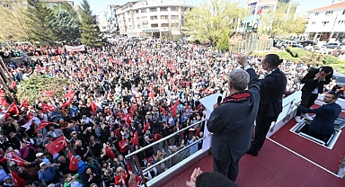 MANSUR YAVAŞ ETİMESGUT’TA DEVİR TESLİM TÖRENİNE KATILDI: “HİÇ KİMSEYİ AYIRMAYACAĞIZ”