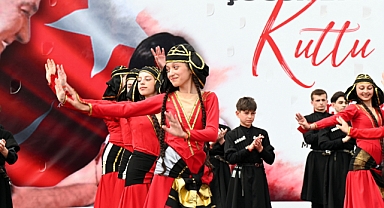 ULUSLARARASI HALK DANSLARI’NDAN 23 NİSAN KUTLAMASI