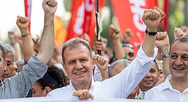 BAŞKAN SEÇER, 1 MAYIS’TA İŞÇİ VE EMEKÇİLERLE YÜRÜDÜ