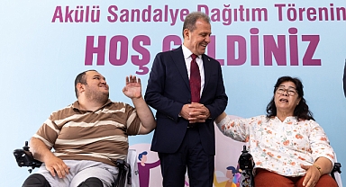 BAŞKAN SEÇER, AKÜLÜ SANDALYE DAĞITIM TÖRENİ’NE KATILDI