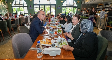 Gaziemir Belediye Başkanı Işık, şehit anneleri ve şehit eşleriyle bir araya geldi