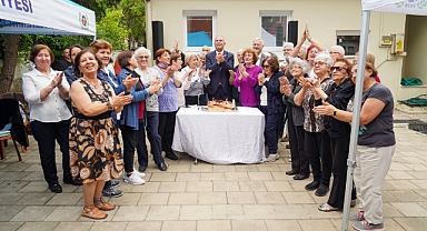 Gaziemirli çınarların “ikinci evi” Ata Evi 9 yaşında