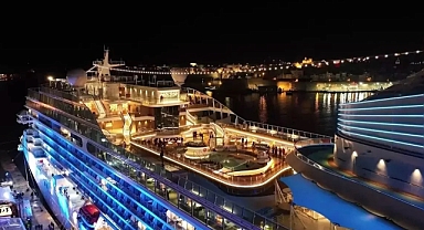 İstanbul'a Lüks ve Konfor Dolu Misafir | 16 Katlı Yüzen Otel!