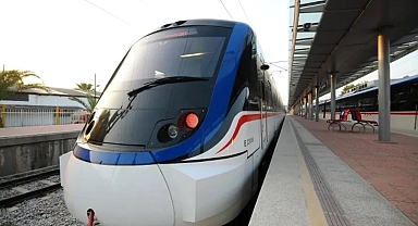 İZBAN'da Alsancak İstasyonu'nda Giriş Çıkışlar Durduruldu
