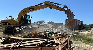İzmir Büyükşehir Belediyesi kaçak yapılara karşı harekete geçti