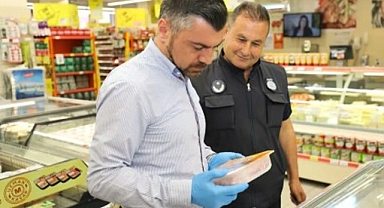 Menderes Belediyesi’nden marketlerde sıkı 'Etiket ve Hijyen' denetimi