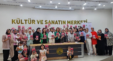 Osmangazi Belediyesi Kadın Yazarıyla Buluşuyor projesinde ikinci kitap dağıtıldı