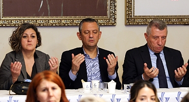 CHP Genel Başkanı Özgür Özel'den Güzelbahçe ve Urla Belediye Başkanlarına taziye ziyareti