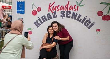 KUŞADASI’NDA KİRAZ ŞENLİĞİ COŞKUYLA KUTLANDI