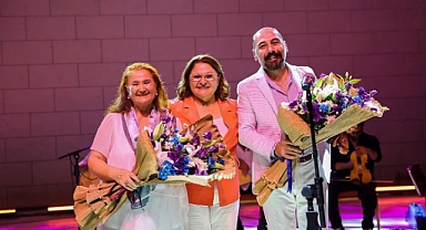 DİDİM’DE SABAHAT AKKİRAZ RÜZGARI ESTİ