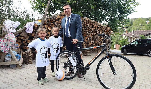 NİLÜFER BELEDİYESİ’NDEN MİNİK HAMZA’YA BİSİKLET SÜRPRİZİ