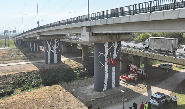 BURSA'NIN HAZİNELERİ DUVARLARI GÜZELLEŞTİRİYOR