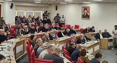 AYDIN’IN HALK SAĞLIĞI ÖZLEM ÇERÇİOĞLU’NUN SİYASİ HIRSINA KURBAN EDİLDİ