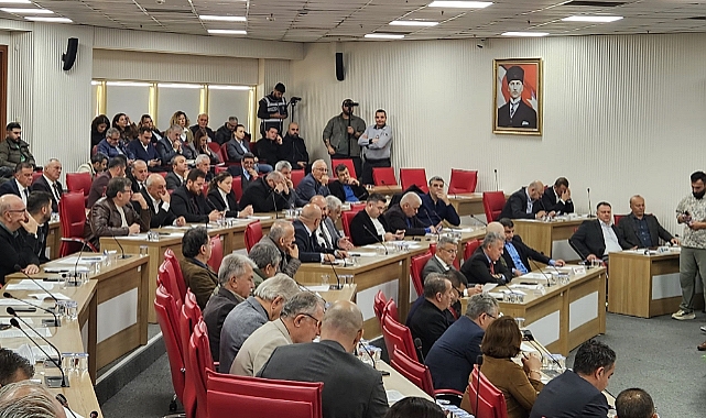 AYDIN’IN HALK SAĞLIĞI ÖZLEM ÇERÇİOĞLU’NUN SİYASİ HIRSINA KURBAN EDİLDİ