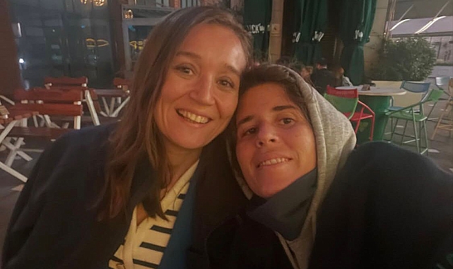 Lal Denizli'den Veda Paylaşımı "Elim Elinde Gülüm…"