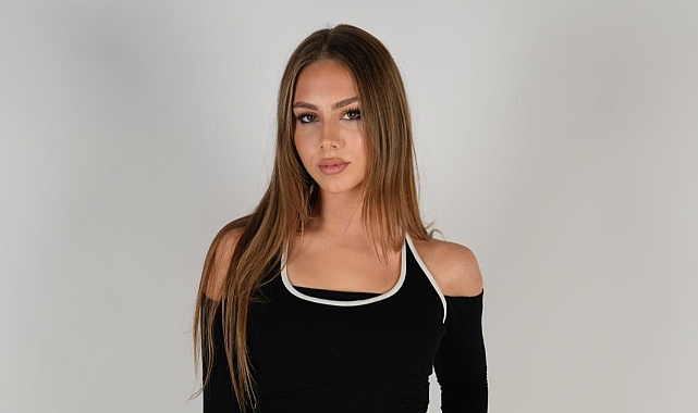 ESMA SEVİM; sporun disiplinini ve moda dünyasının yaratıcılığını bir arada taşıyan model