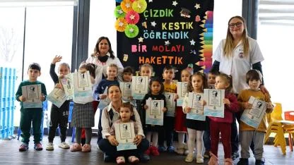 Atatürk'ün ismi de resmi de yüreklerde: Efes Selçuk’tan örnek uygulama